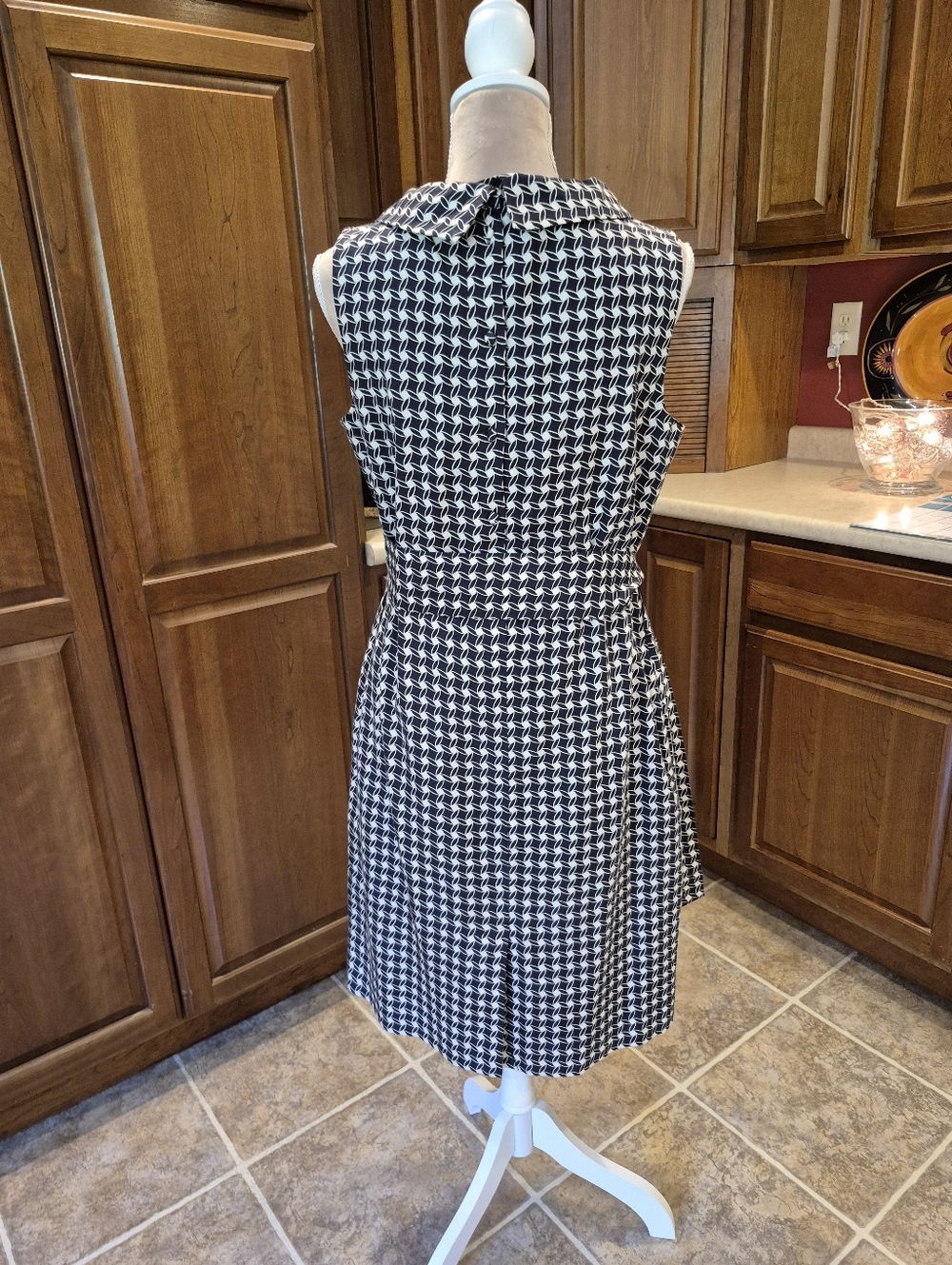 Talbots 45% Silk Belted Sleeveless Dress Womens Size 10, Dark Navy And White - Picture 4 of 11